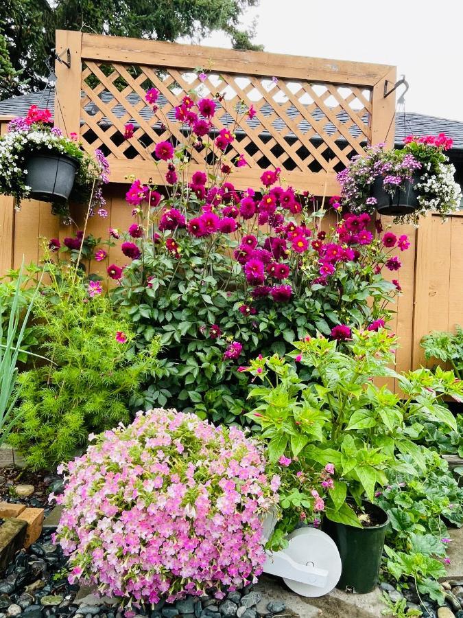 Garden Home In Victoria -Beautiful Home In Victoria Exteriör bild